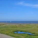 Segelboote im Wattenmeer
